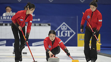 续约1年！拜仁后防补丁获空前重视 2主力受伤变身香饽饽.